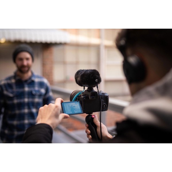 Sennheiser MKE 400 Directional On-Camera Microphone video